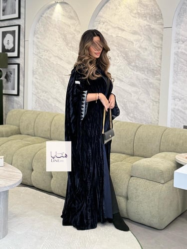 بشت روان مخمل كوري كحلي تطريز فضي