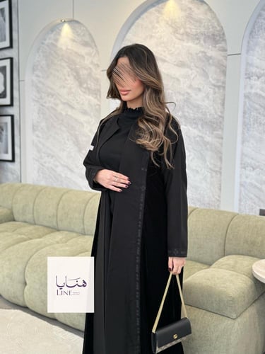 عباية لومينا مخمل كوري مع كتان تطريز اسود