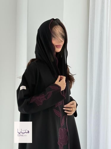 عباية الفارقه بقماش كريب كتان تطريز عنابي