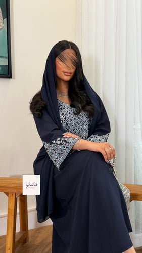 جلابية زهراء قماش ناعم مع تطريز انيق بالصدر والاكم...