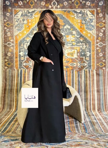 عباية كبرياء بليزر كريب مبطن بقصة اي لاين اسود