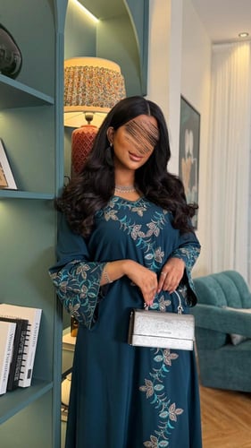 جلابية هديل قماش اوكراني ناعم تطريز مشجر بالامام و...