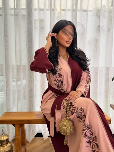 جلابية طله قماش ناعم تطريز الامام والاكمام عنابي م...