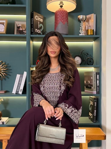 جلابية زهراء قماش ناعم مع تطريز انيق بالصدر والاكم...