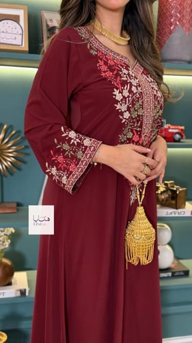 جلابية اشواق قماش ناعم تطريز ملون بالصدر والاكمام...