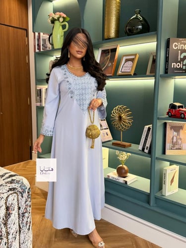 جلابية زهراء قماش ناعم مع تطريز انيق بالصدر والاكم...