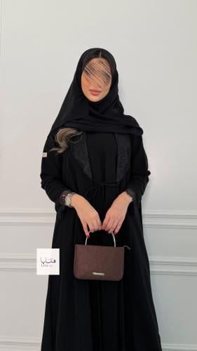 عباية عزوف بليزر بقماش كريب ملكي ياقه دانتيل مع فس...
