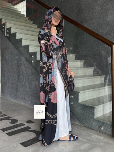 عباية رقاء بقماش حرير صيفي بارد اسود مع الوان