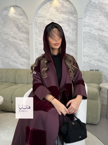 عباية شيهانه بقماش كريب باربي مع مخمل بربطه برغندي