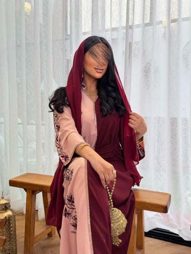 جلابية طله قماش ناعم تطريز الامام والاكمام عنابي م...