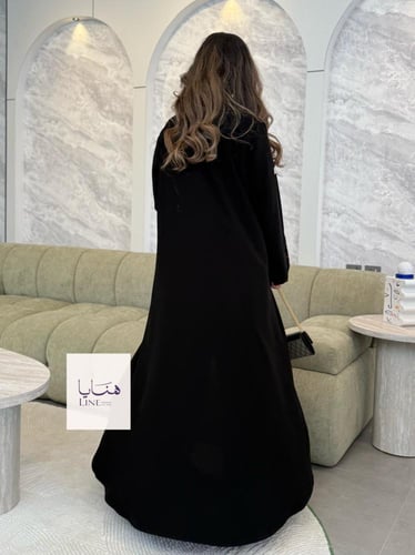 عباية لوسيا بقماش كريب ملكي تطريز المخمل عنابي