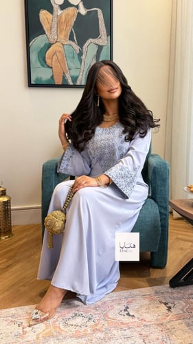 جلابية زهراء قماش ناعم مع تطريز انيق بالصدر والاكم...