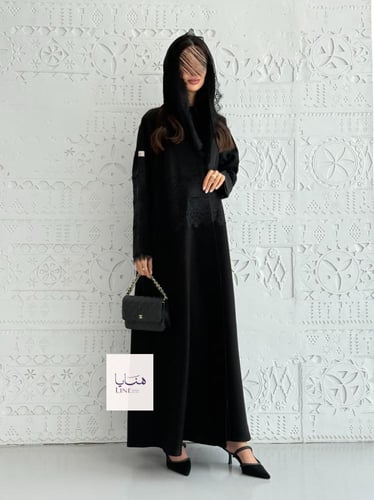 عباية سجايا بقماش كريب كتان وباربي مع دانتيل اسود