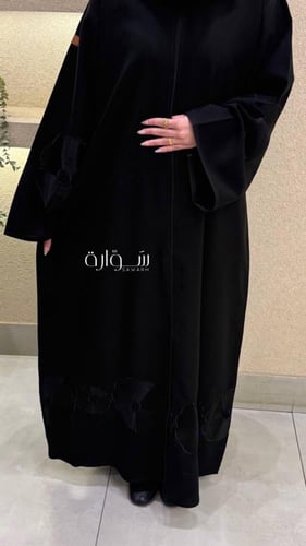 عباية كتان تطريز كم وتحت