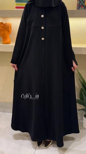 عباية تيجان – فخامة الزرار ونعومة البايبن