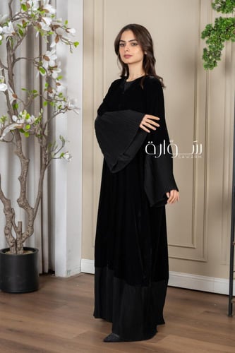 عباية شتوي مخمل كم كسرات زوم