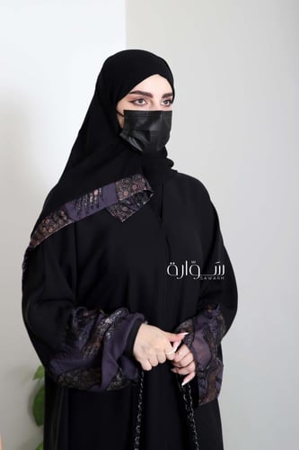 عباية راقية بتدخيله جاكار ملون