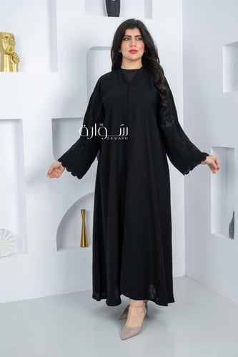 عباية ملكي بتطريز حلزوني