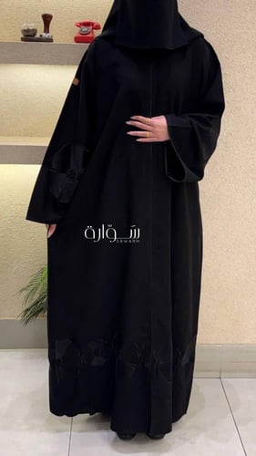 عباية كتان تطريز كم وتحت