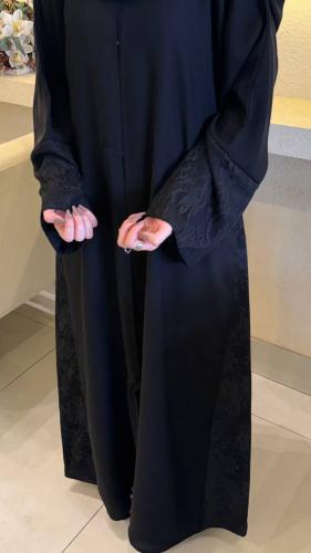 عباية دانتيل كم وجوانب راقية