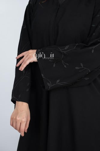 عباية بتطريز كتف مشجر وكم مربع