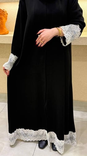 عباية راقية دانتيل ابيض
