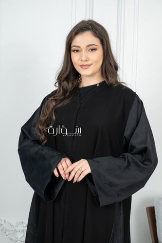 عباية استريت بتدخيله جاكارا على الجوانب