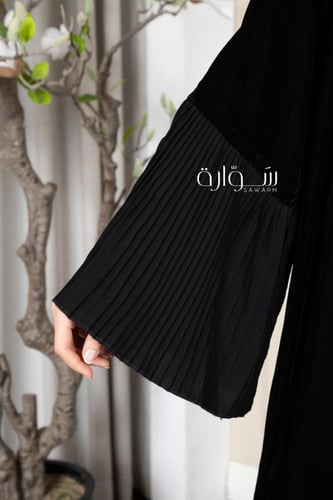 عباية شتوي مخمل كم كسرات زوم