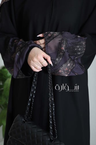 عباية راقية بتدخيله جاكار ملون