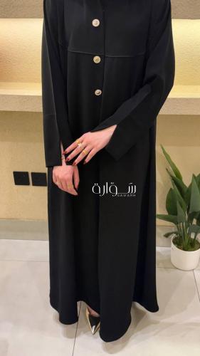 عباية تيجان – فخامة الزرار ونعومة البايبن