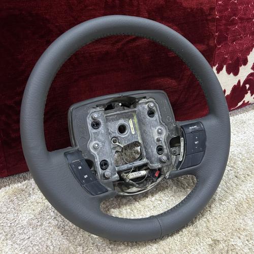 طارة فورد فكتوريا و ماركيز رصاصي ستاندر