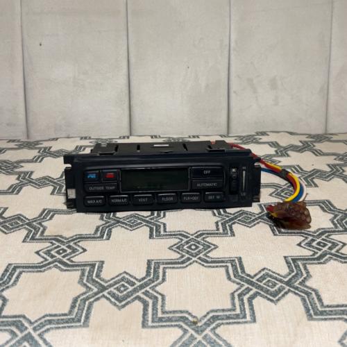 تحكم مكيف اكتروني فورد فكتوريا و ماركيز اصلي وكاله