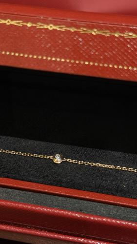 اسوارة كارتير ذهب روز والماسه vs