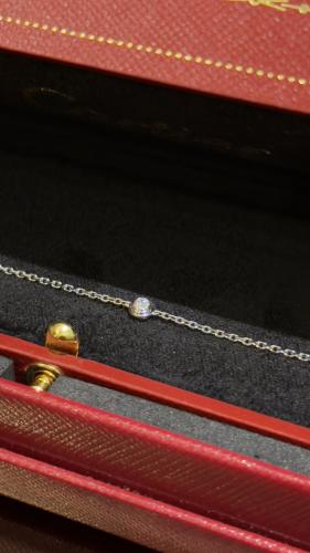 اسوارة كارتير ذهب ابيض والماسه vs