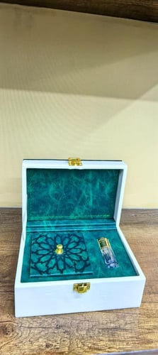 علبة دهن عود فاخر لون أخضر
