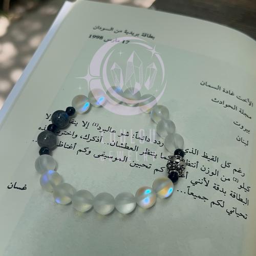 سوار من حجر ضوء القمر الأبيض مع اللابرادوريت