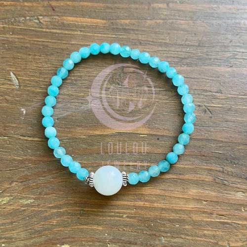 سوارة من حجر القمر مع الأكوامارين