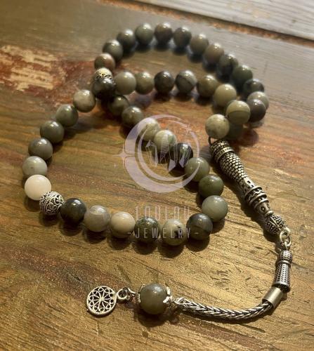 سبحة من حجر الزمرد