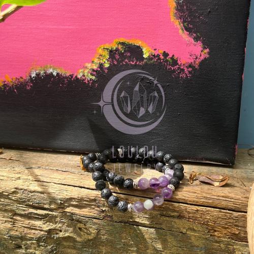 سوارة من حجر الأماتيست وحجر الفحم