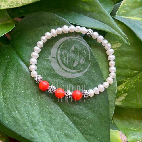 سوارة من اللؤلؤ مع المرجان التونسي