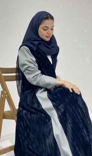 عباية ليله مخمل بلون الليل
