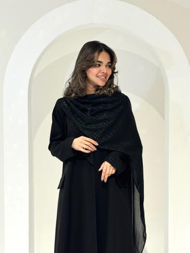عباية سكارف باللون الاسود