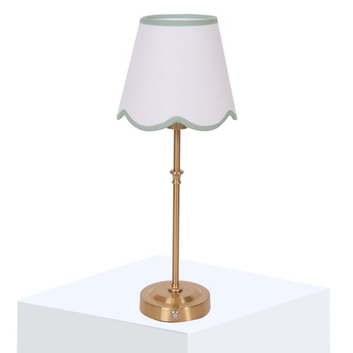 أضاءة بقاعدة طويله