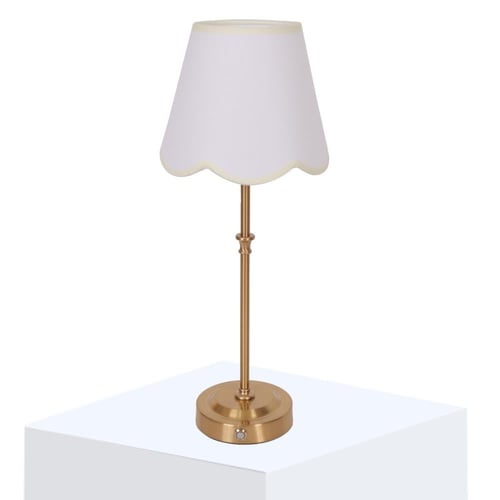 أضاءة بقاعدة طويله