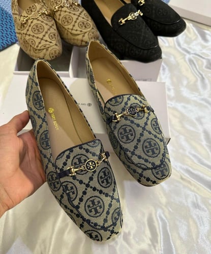 شوزات توري بورش