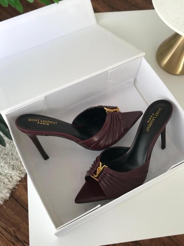 كعب سان لوران