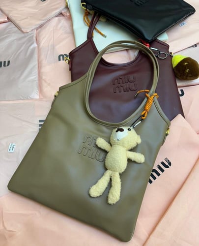 شنط ميو ميو