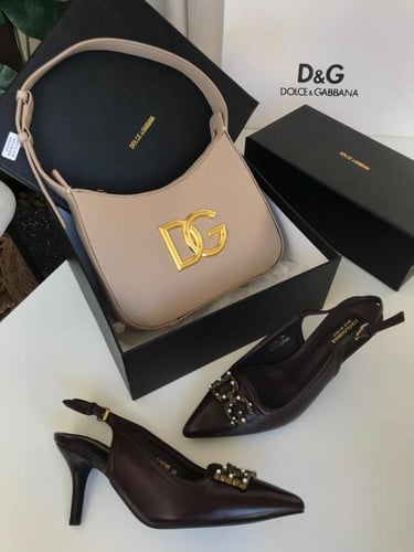 طقم مع جميع الملحقات