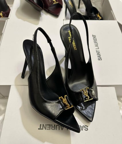 كعب سان لوران