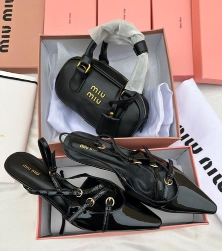 طقم مع جميع الملحقات